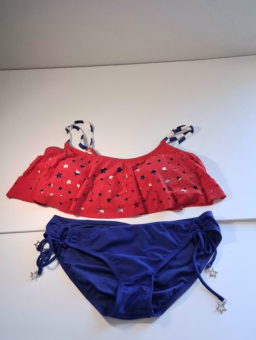 Rue21 RUE BLEU Red Star Cutout Flounce Bikini Top w/Blue Bottoms Top L, Bottom M